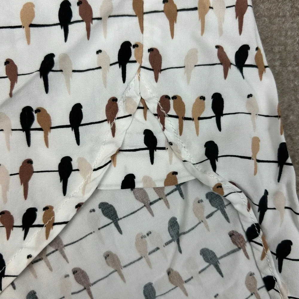 Jane + Delancey Shirt Womens XL‎ White Rayon Parrot Print Round Hem Button Up
